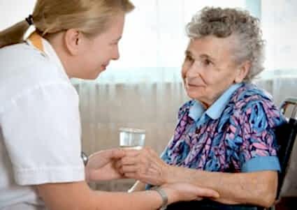 Сиделка для бабушки